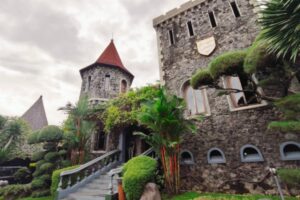 Gubug Makan Mang Engking Soragan Castle